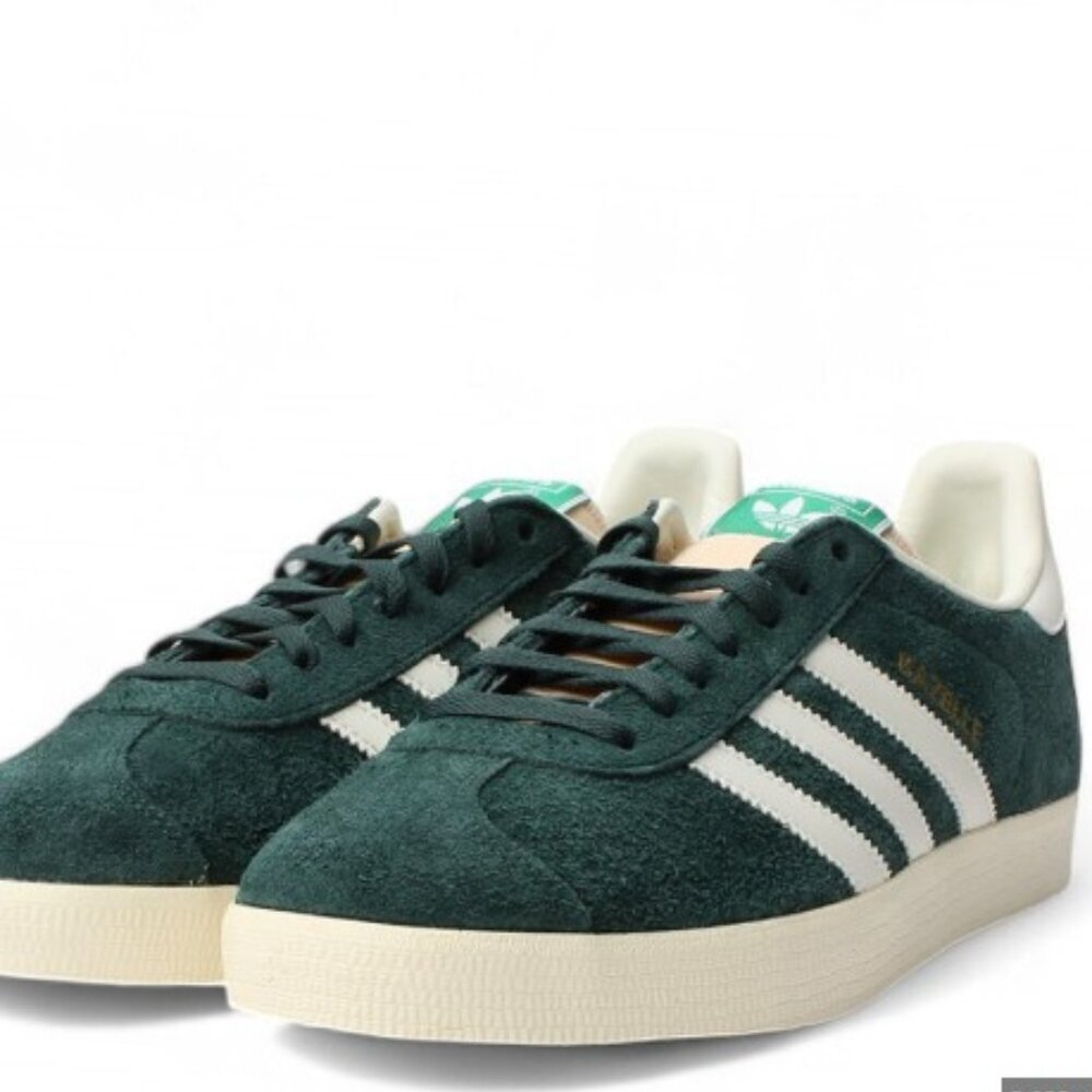 Adidas Original Gazelle Shoes in Mineral Green. Size 5 Mens/ womens 6.5